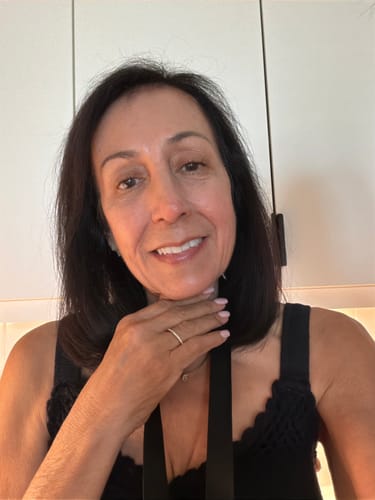 Customer photo review of Reverse-aging Adaptive Foundation